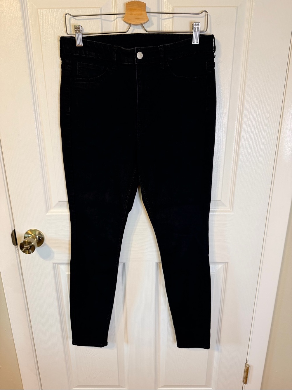 Black Women's H&M Stretch Skinny Ankle Jeans/Jeggings